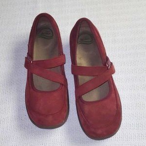 Dansko Sz. 43 (12.5) Red Suede Mary Jane Shoes
